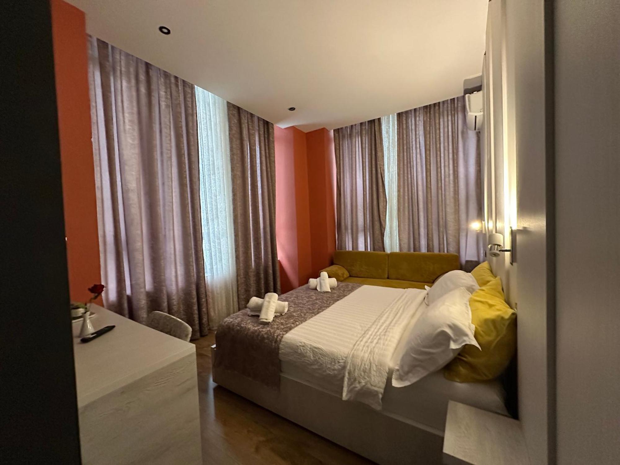 Colombia Apartments&rooms * Durrës